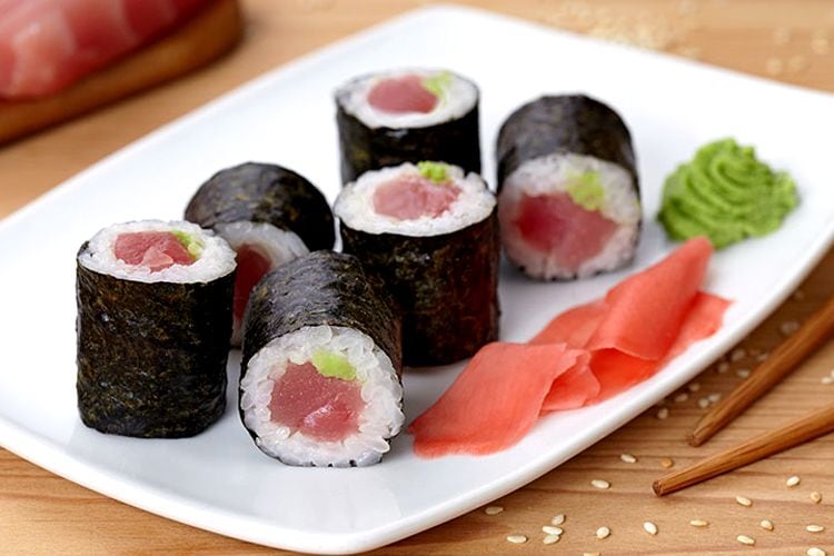 sushi maki de atun