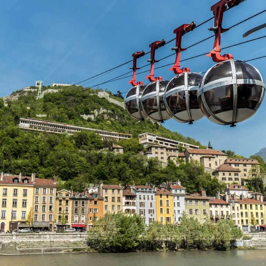 teleferico en la ciudad de grenoble capital verde europea 2022