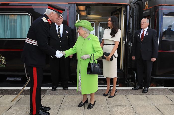 Isabel II acepta la creación de una nueva oficina para los duques de Sussex': ahora sabemos que este comunicado llegó días después de la pelea entre Guillermo y Harry