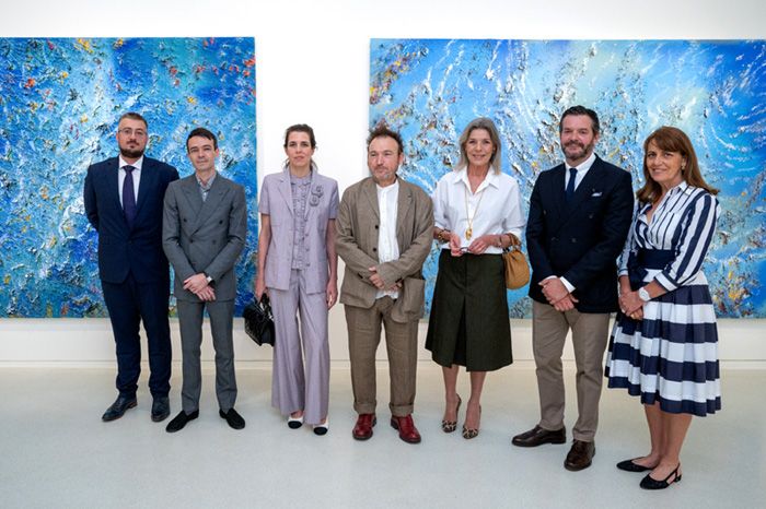 Foto de familia en la inauguración de la exposición