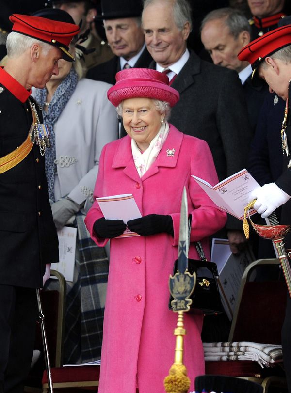 La reina Isabel durante su visita al Castillo de Richmond, North Yorkshire
