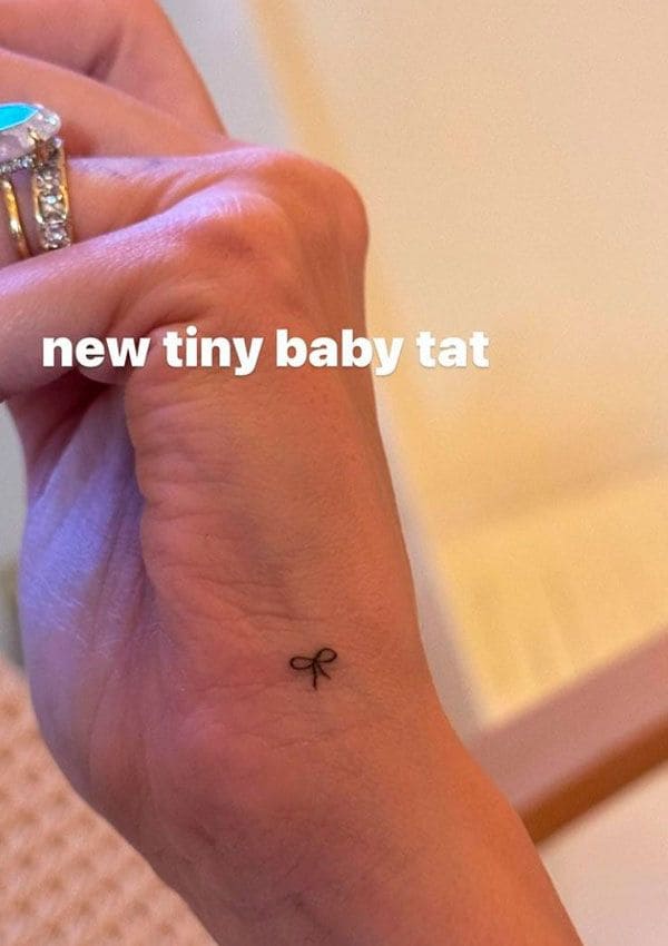 tatuaje hailey bieber