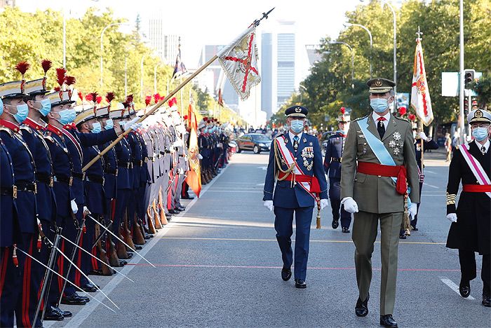 Los Reyes y la infanta Sofía presiden la Fiesta Nacional, por primera vez sin la heredera