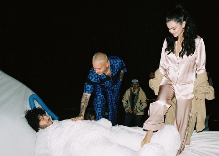 Selena Gomez y Benny Blanco junto a J Balvin