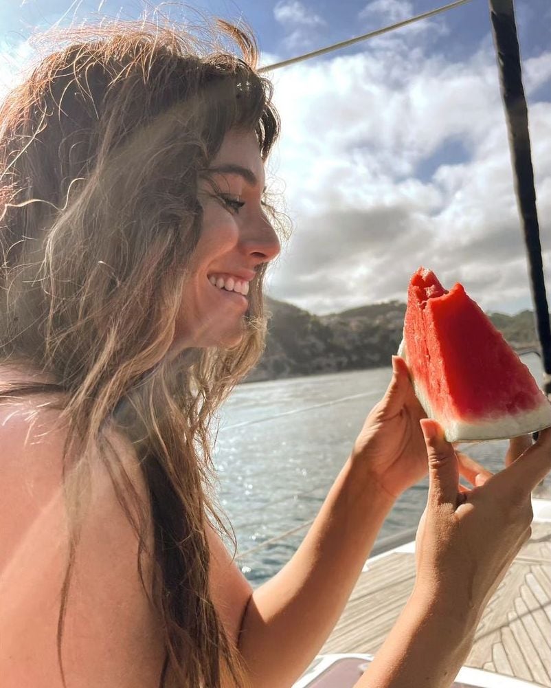 Blanca Suárez con una sandía en vacaciones