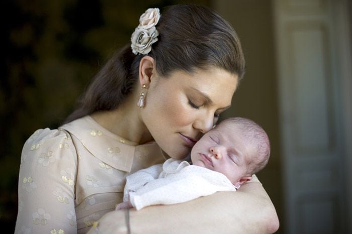 Victoria de Suecia con la princesa Estelle en una fotografía tomada en marzo del 2012 ©Casa Real sueca
