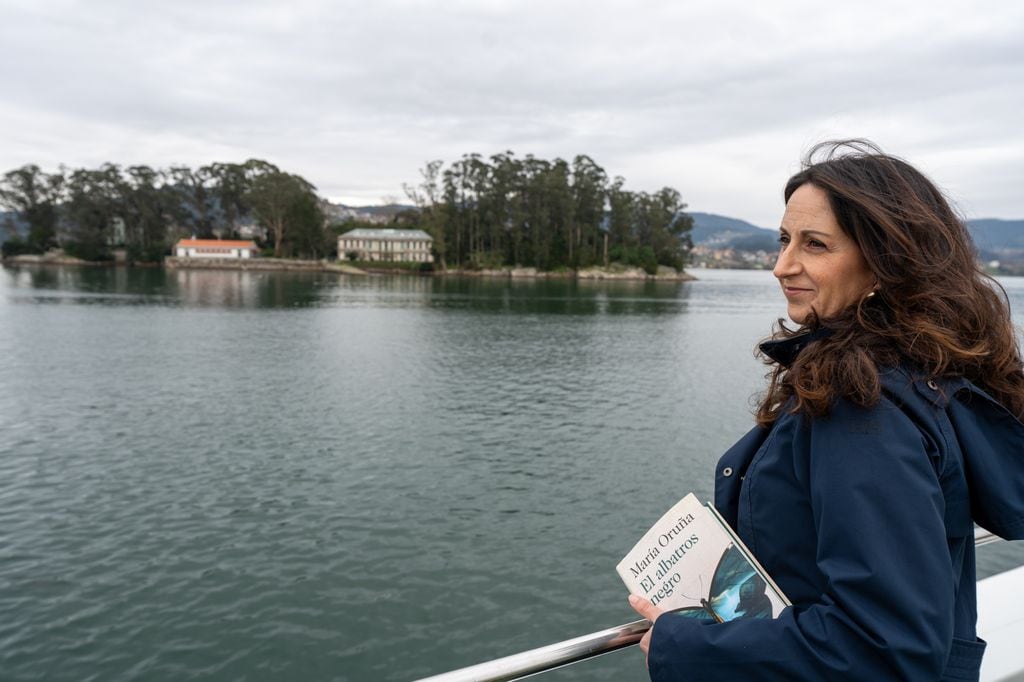 María Oruña con su libro El albatros negro 