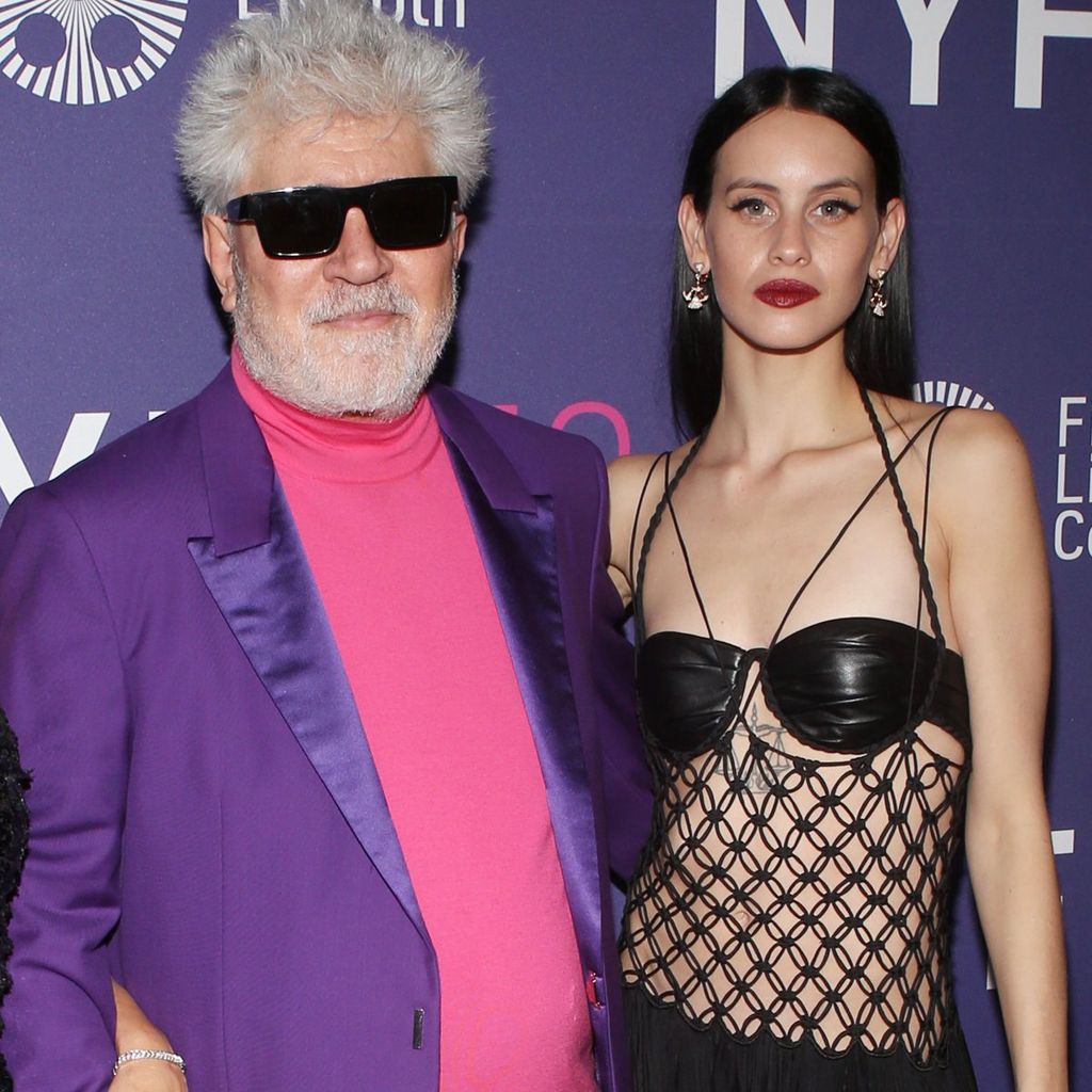 Milena Smit y Pedro Almodóvar