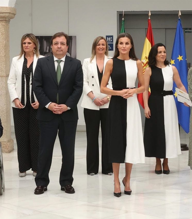 Reina Letizia con un vestido igual que Inmaculada Vives Tesón