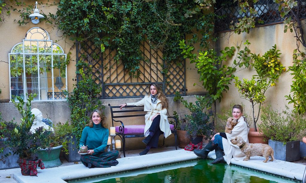 Cristina Tassara y sus hijas Alejandra y Lucía HOLA Living