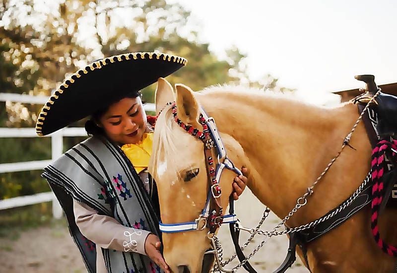 yalitza aparicio hermana cantante03