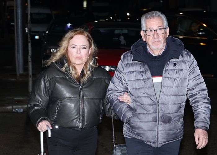 Mari Carmen y Aniceto llegando al cumpleaños