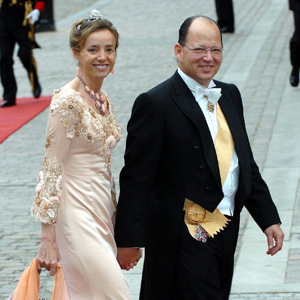 Kardam de Bulgaria y su mujer Miriam Ungría en la boda real de Federico y Mary de Dinamarca (mayo de 2004) la catedral de Nuestra Señora de Copenhague
