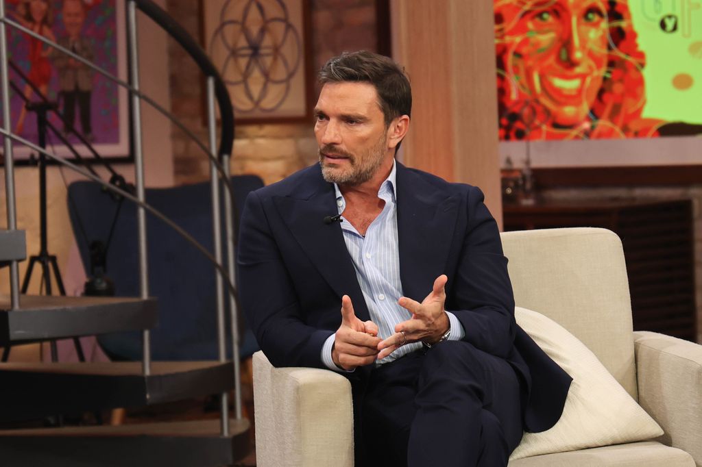 Julián Gil lamentó que pase un año más sin poder ver a su hijo.