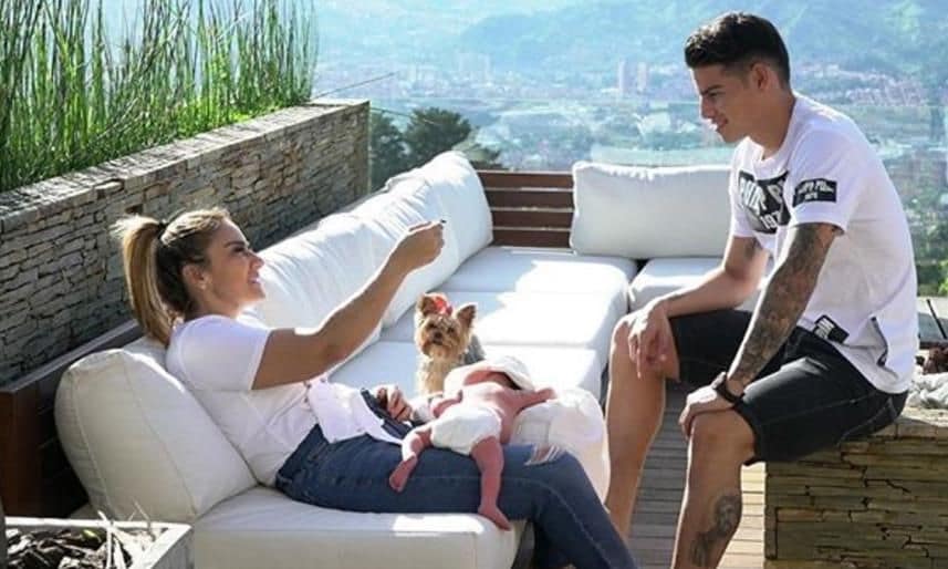 james-rodriguez--family-pic-newborn