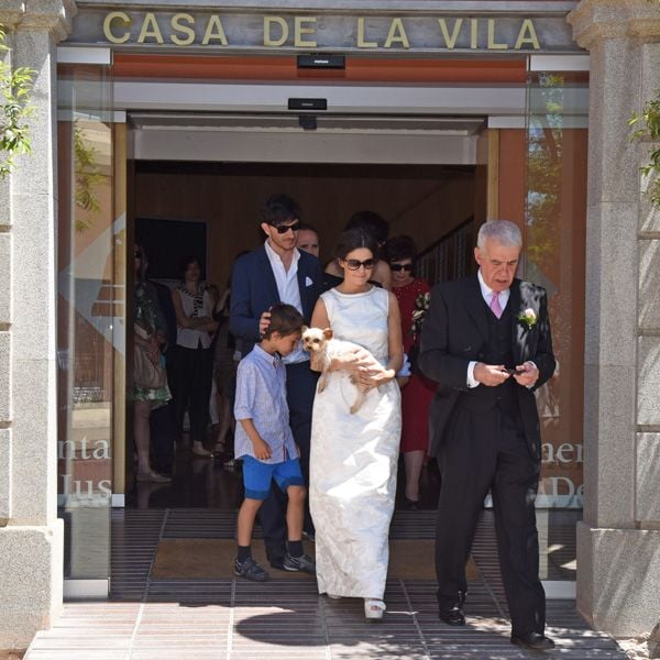 Tras la ceremonia civil, los recién casados y sus invitados han disfrutado de un banquete
