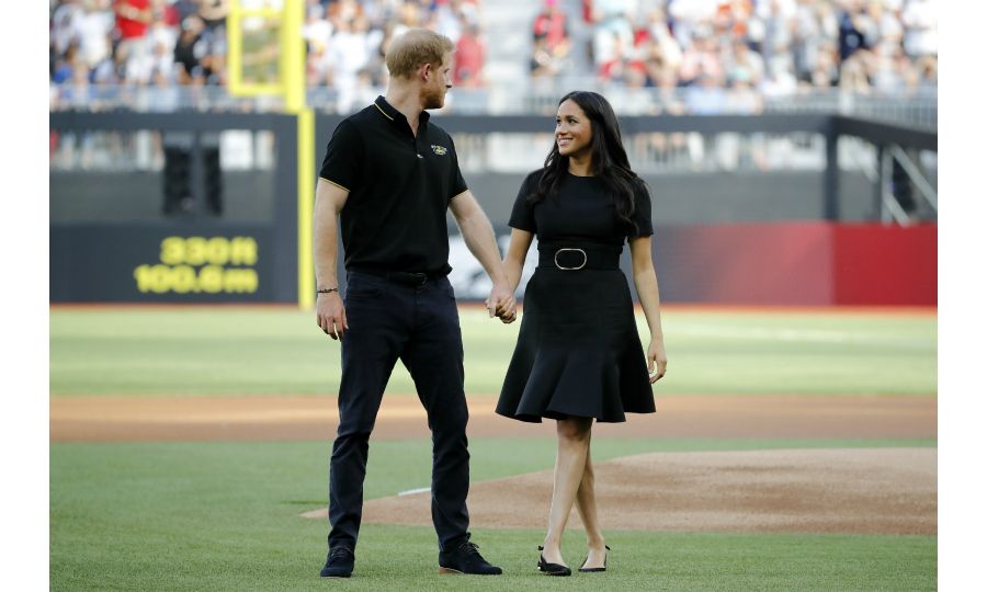 meghan markle harry baseball game