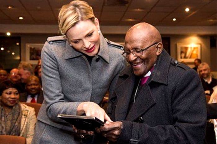 Charlene de Mónaco y Desmond Tutu