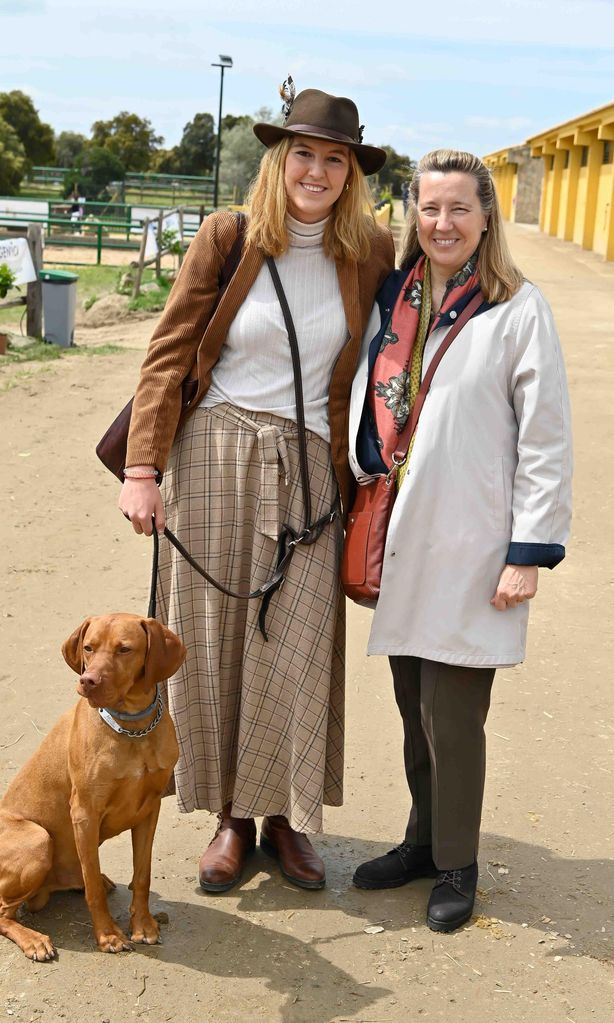 Victoria López-Quesada y su madre, Cristina de Borbón.