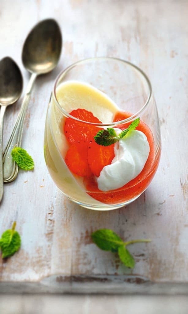 Vasitos de Panna cotta con fresas