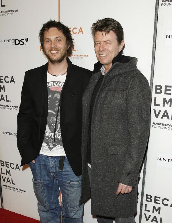 Duncan Jones, nacido del primer matrimonio de Bowie con Angie, es un director de cine de éxito que en 2009 ganó el BAFTA por su cinta Moon
