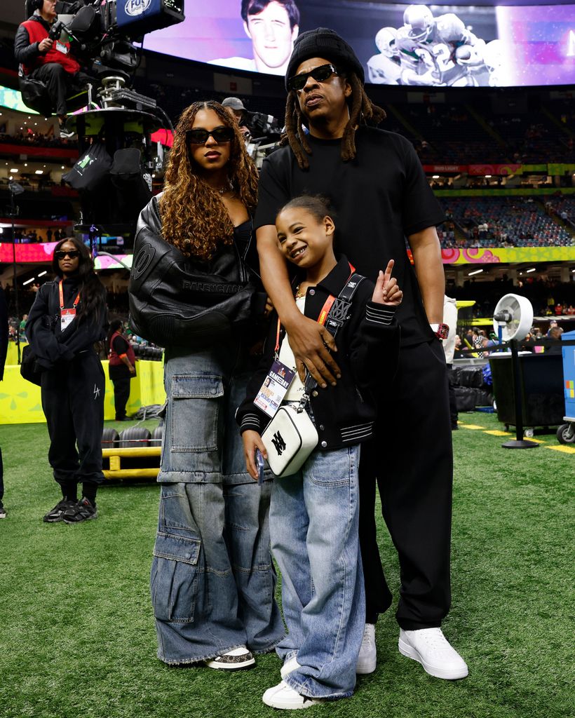 Blue Ivy y Rumi, hijas de Beyoncé y Jay-Z, llevan looks a juego en el Super Bowl