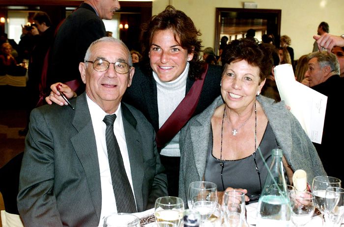 Arantxa Sánchez Vicario con sus padres, Emilio y Marisa