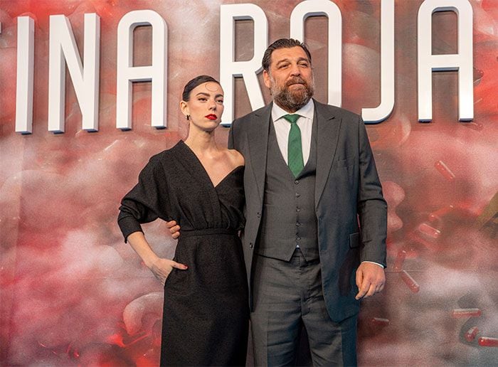 Vicky Luengo y Hovik Keyuchkerian en el estreno de 'Reina roja'