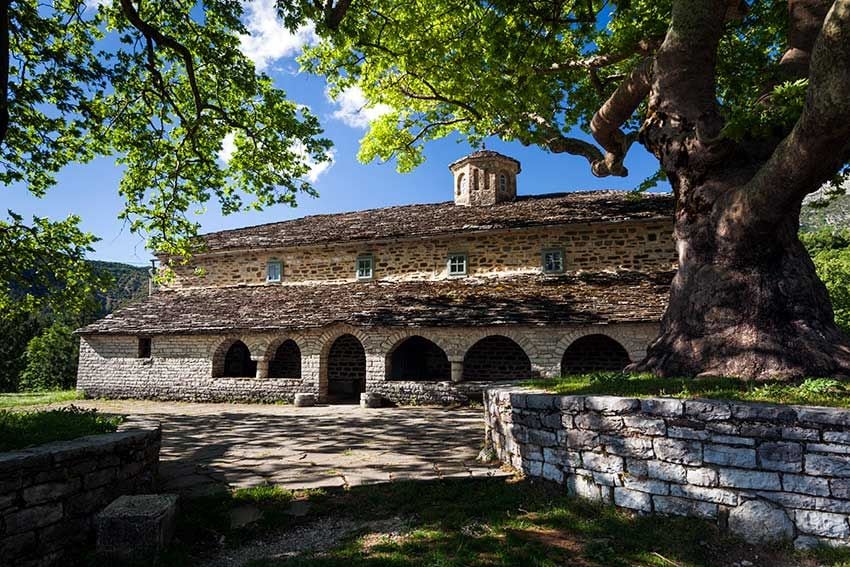 grecia-monasterio-voidomatis