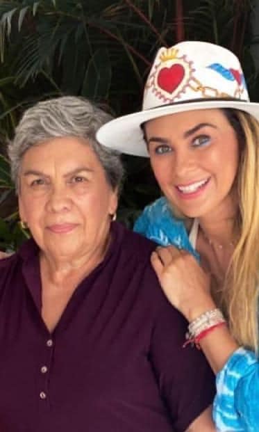 Aracely Arámbula y su mamá