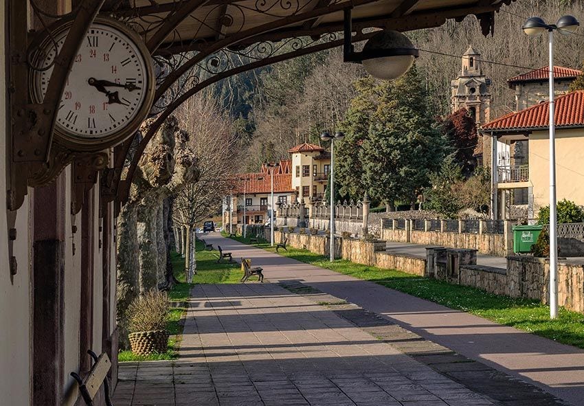 Estación de Puente Viesgo en Cantabria