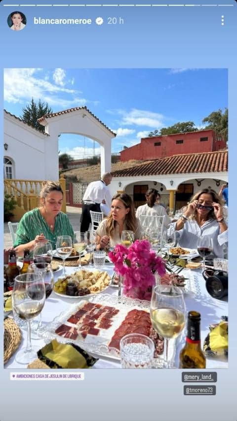 Toñi Moreno junto a María José Campanario