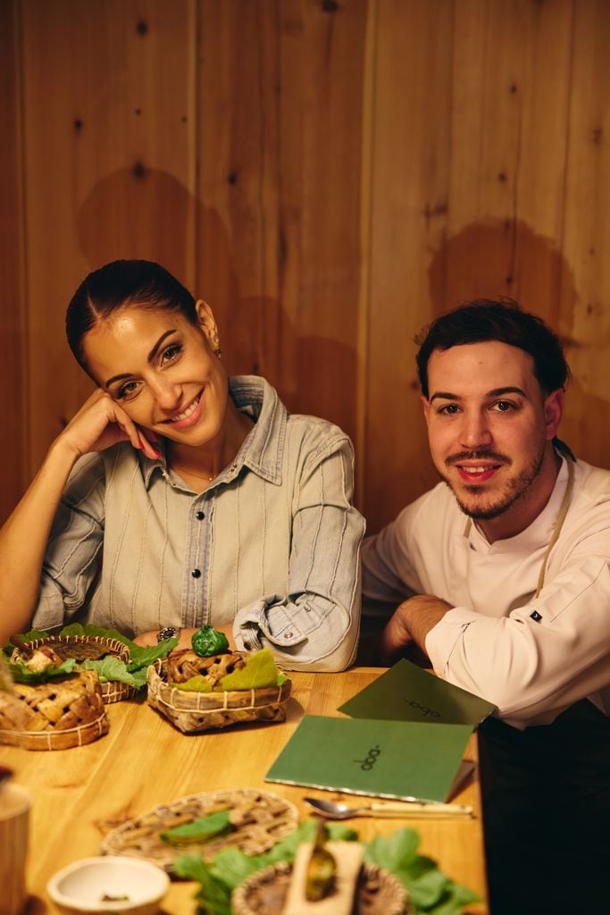 Hiba Abouk y el chef Juan Sahuquillo