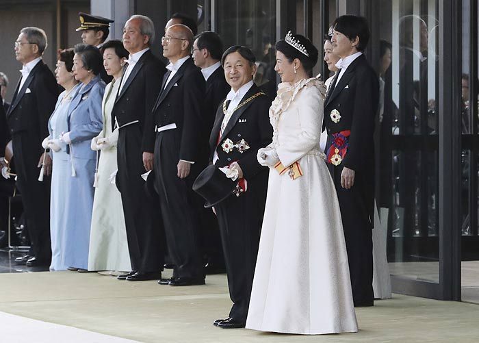 Música y mucha emoción en el desfile real de los emperadores Naruhito y Masako de Japón