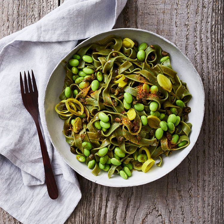 'Tagliatelle' con puerro y edamame