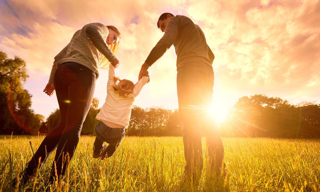 qu requisitos deben tener los padres adoptantes 