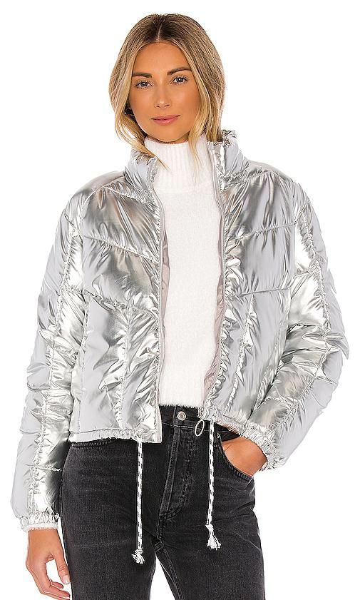 jacket metalizada de revolve en tono plateado