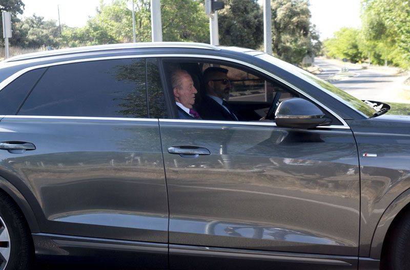 El rey Juan Carlos llegando a Zarzuela tras pasar unos días en Sanxenxo