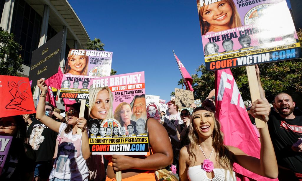 supporters of britney spears gather outside courthouse in los angeles 