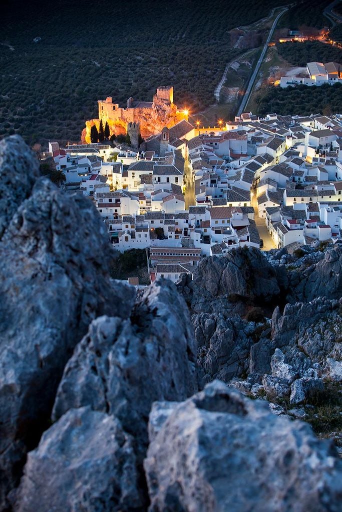 Panorámica de Zuheros y su castillo, Córdoba