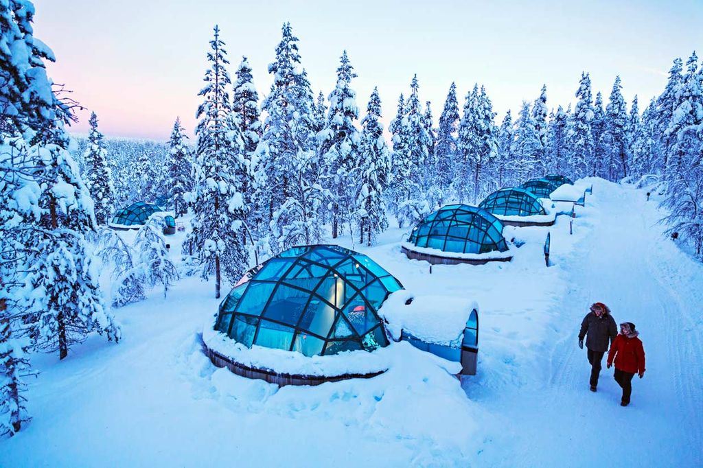 a_Kakslauttanen glass igloo