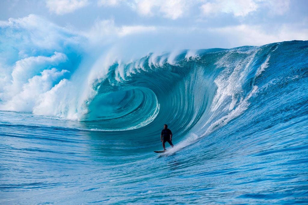 Raimana Van Bastolaer surfea en Tahití en el verano de 2019