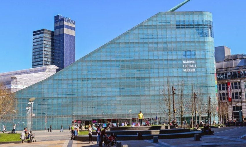 El moderno edificio que acoge el Museo Nacional de Fútbol.