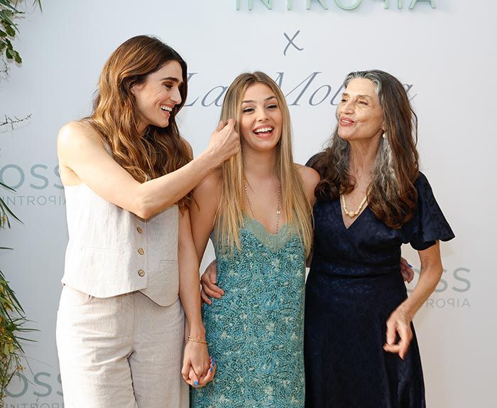 María Blakstad, la hija más desconocida de Ángela Molina, junto a su madre y su hermana Olivia