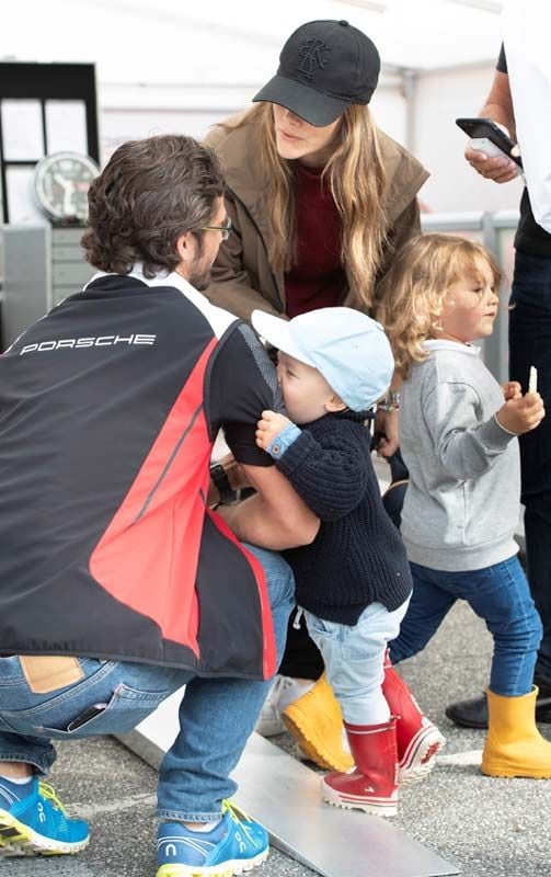 Los príncipes Alexander y Gabriel de Suecia, protagonistas de una carrera automovilística