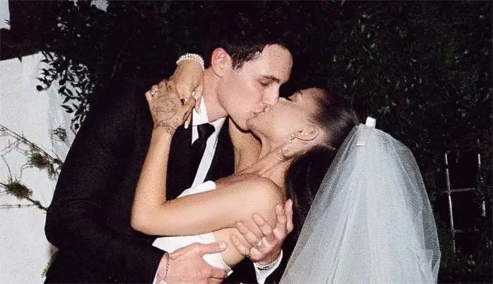 Ariana Grande y Dalton Gomez se casaron en la primavera de 2021