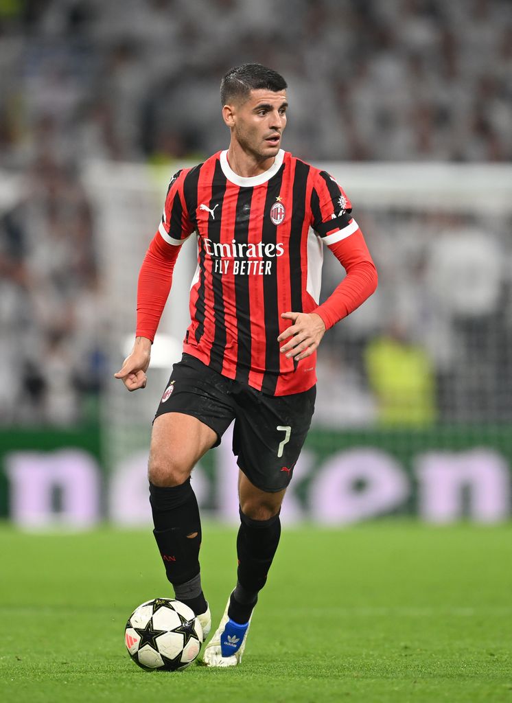 Álvaro Morata jugando un partido con el AC Milan