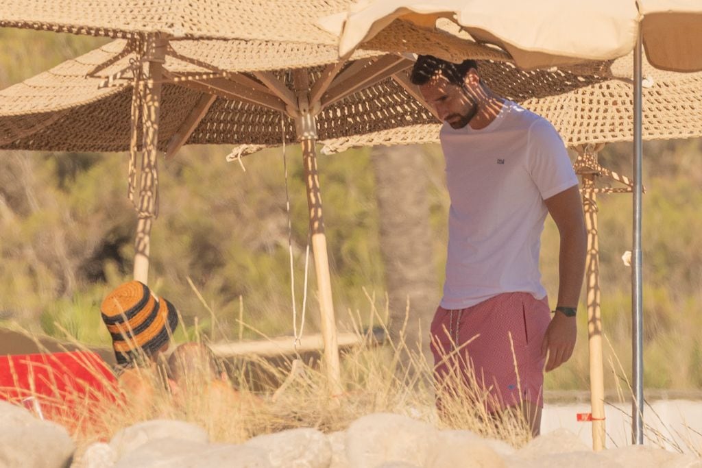 Alba Silva y Sergio Rico disfrutan de sus vacaciones en Ibiza