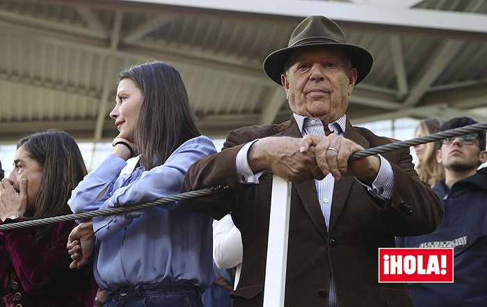 Disfrutando de los toros con su mujer, las últimas imágenes de Carlos Falcó antes de fallecer