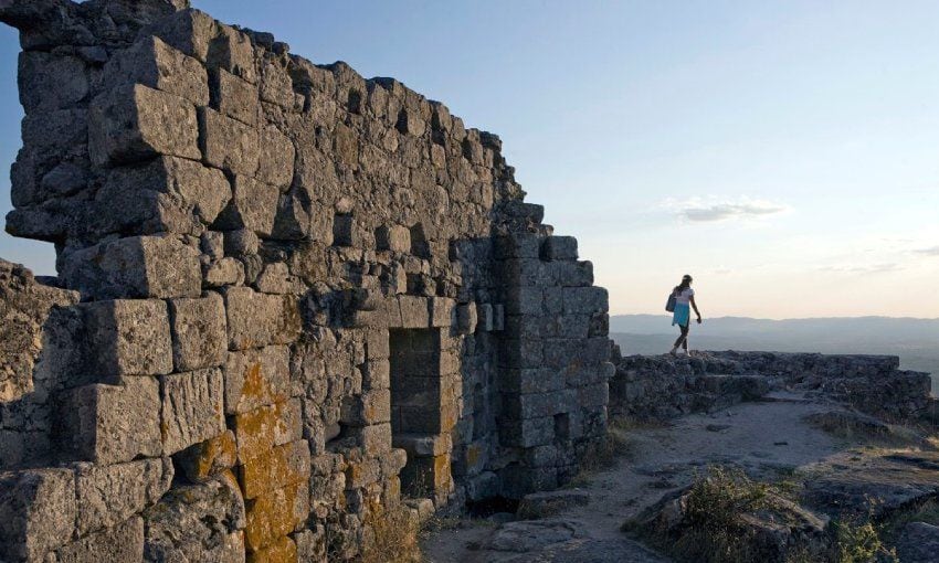 ruinas del castillo de trevejo caceres